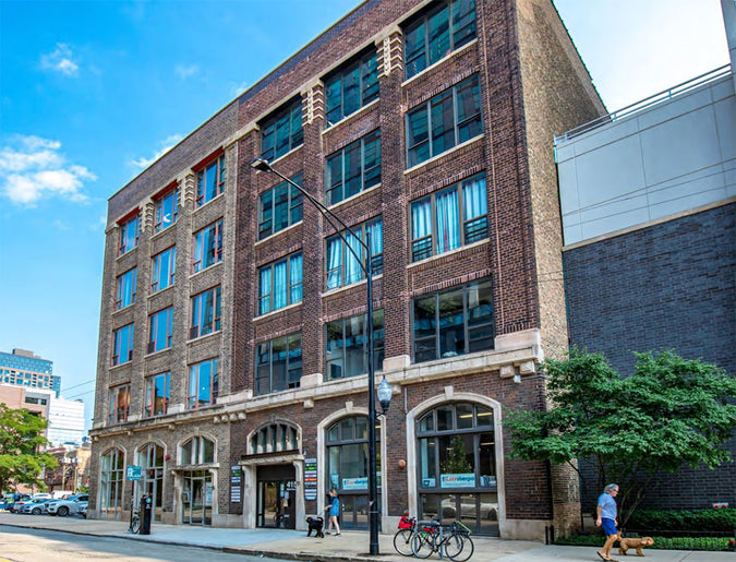 The outside street view of the sandman sleep chicago partner showroom