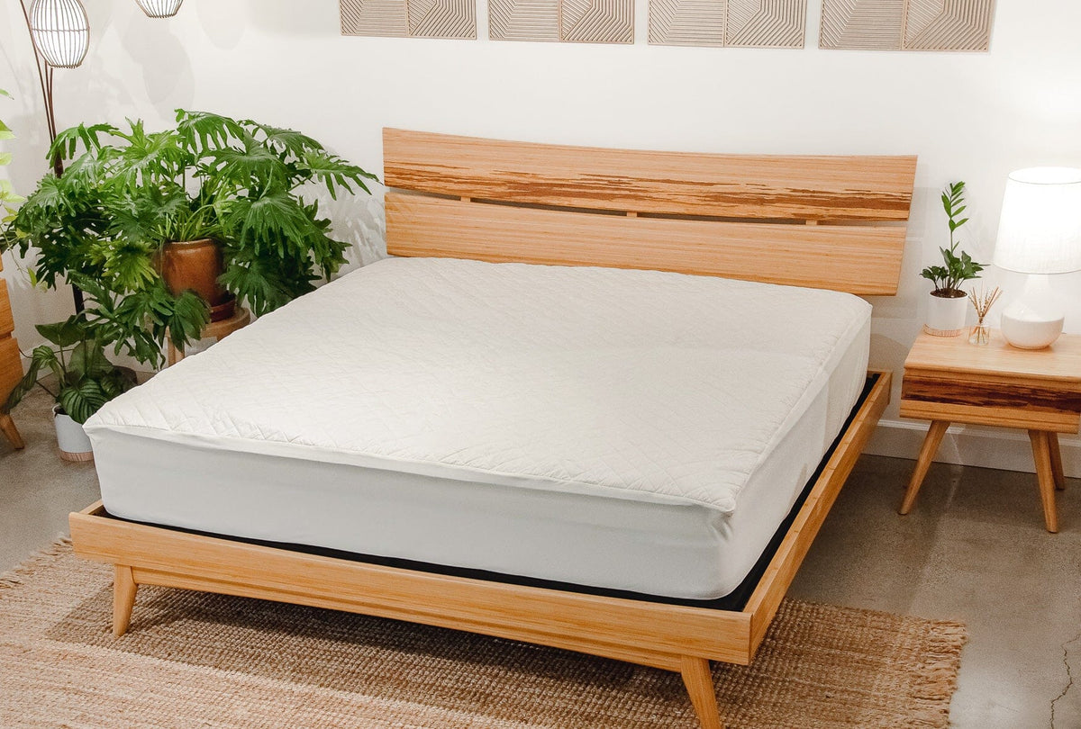 18" Wool and Cotton Mattress Protector Nest Bedding®