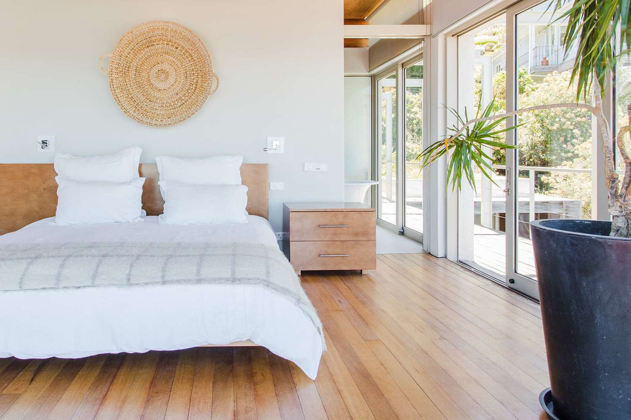 King-Sized Beds vs. Queen-Sized Beds: Making the Right Choice for Your Bedroom