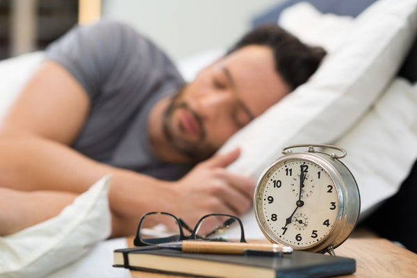 5 Helpful Tips to Fall Asleep Fast in Bed