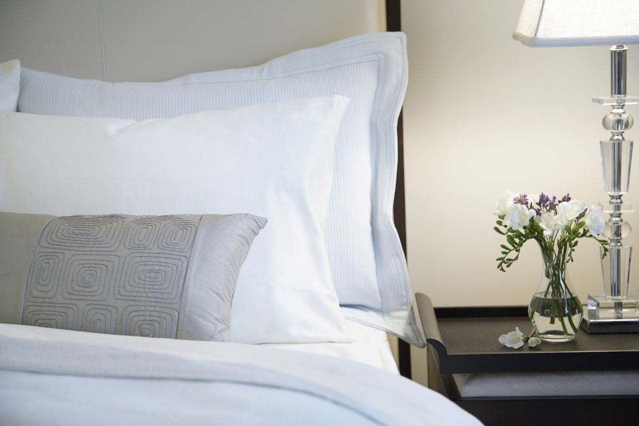 How to Decorate a Guest Room: Top 6 Tips