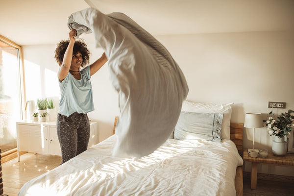 how to build the perfect year-round bedding set