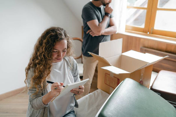 Moving Out? 7 Tips for Successfully Packing Your Bedroom