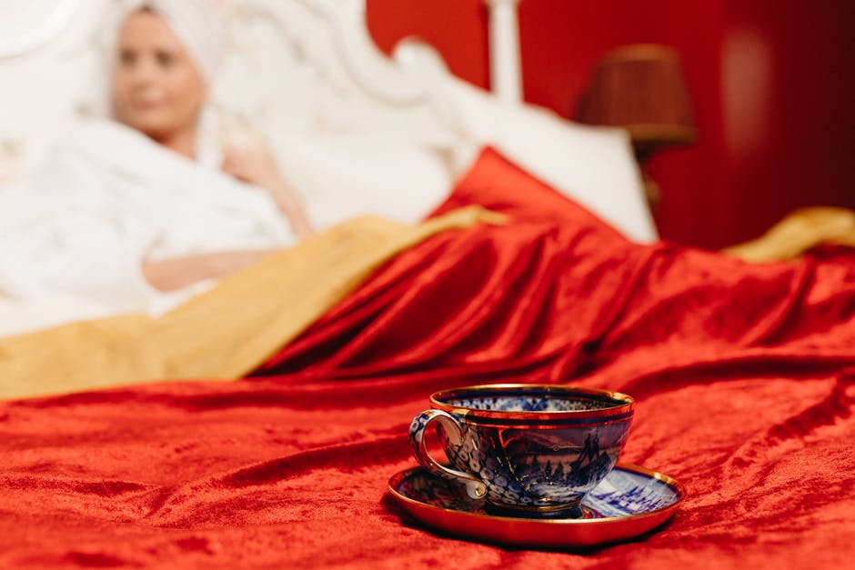 What Are the Benefits of Using Silk Comforters?