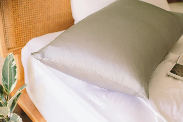 5 Reasons You Need a Silk Pillowcase for Better Skin, Hair, and Rest