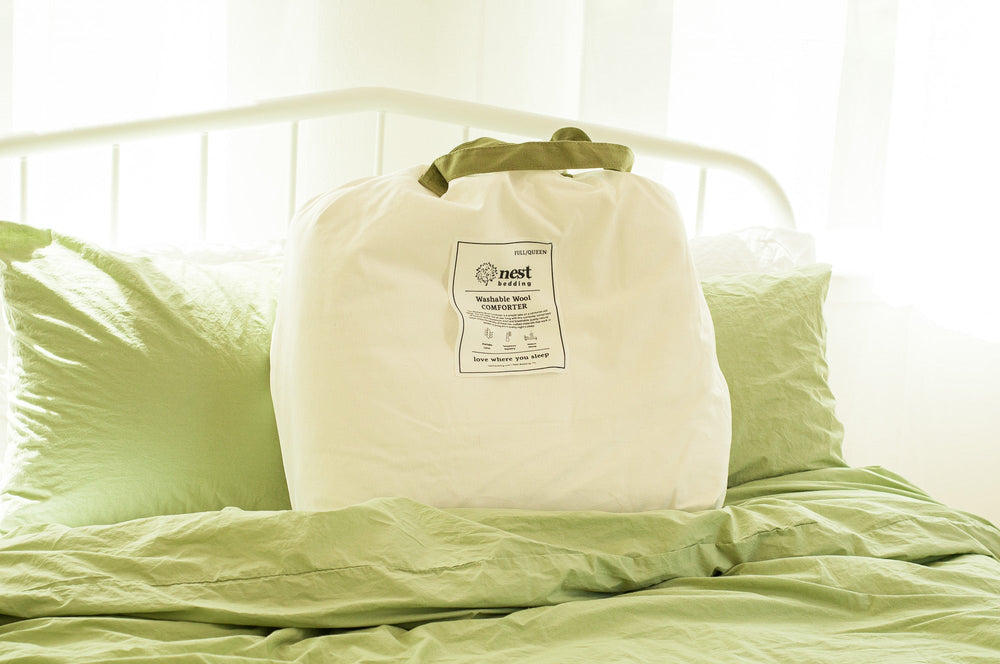 Nest Bedding Washable Wool Comforter packaging and reusable carry tote